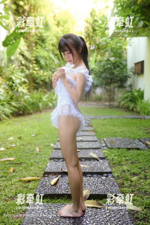 波萝社-猫九酱Sakura 波萝社 - 猫九酱Sakura的私拍专辑:当网袜遇上毫不掩饰的真实感