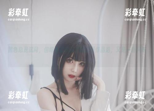 清颜颜子 黑色总是沉闷,但细看清颜颜子的定制作品后,又是一番风味!