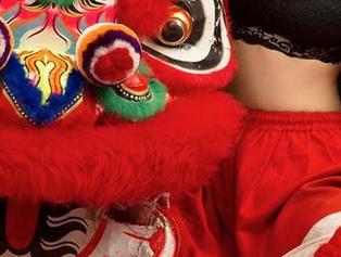 爱尤物 – 逃离繁华：做你的小猫的高清天台套图，真香！