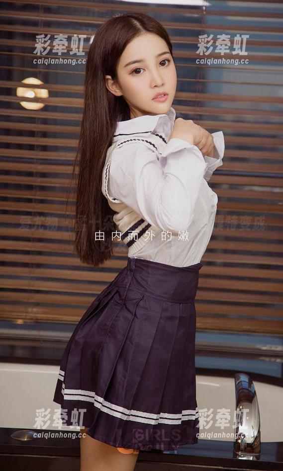 爱尤物-孟十朵 爱尤物 - 孟十朵的居家套图:当模特变成沙发上的大王
