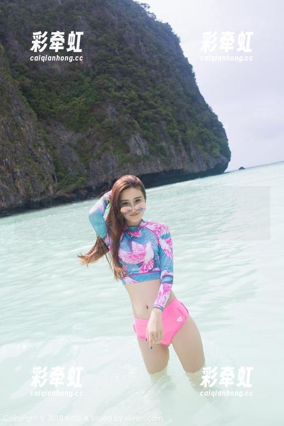 爱蜜社-莉娜lena 爱蜜社 - 相看不腻的莉娜lena,裸足套图里藏了多少小心思?