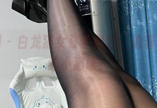 微密圈 – 白龙猫女夏季图包，追着叶子跑的小猫咪！