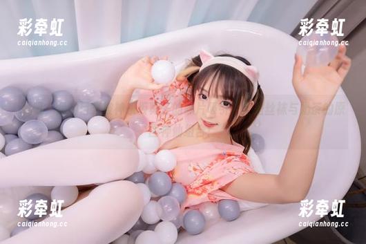 神乐坂真冬 妈呀,我的目光被神乐坂真冬的照片吸引,全是丝袜与奶茶的原图神仙组合!