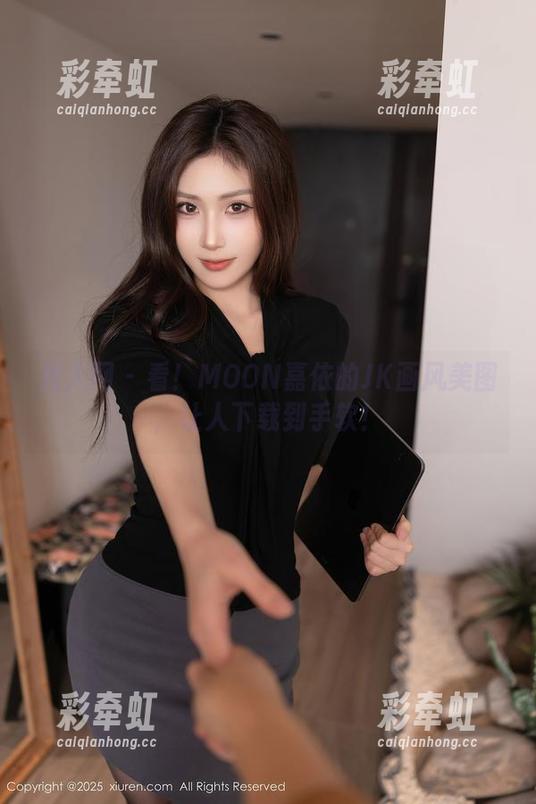 秀人网-MOON嘉依 秀人网 - 看!MOON嘉依的JK画风美图,让人下载到手软!