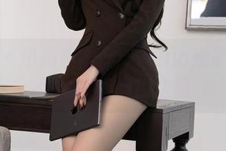秀人网 – 纽扣和围裙：Mina米娜的女仆典雅高清图库之旅