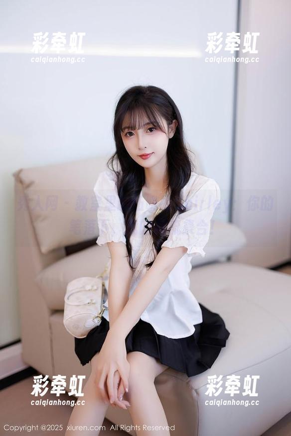 秀人网-伍晓丽Shirley 秀人网 - 教室里的伍晓丽Shirley:你的笔落下,我的潮流集合!