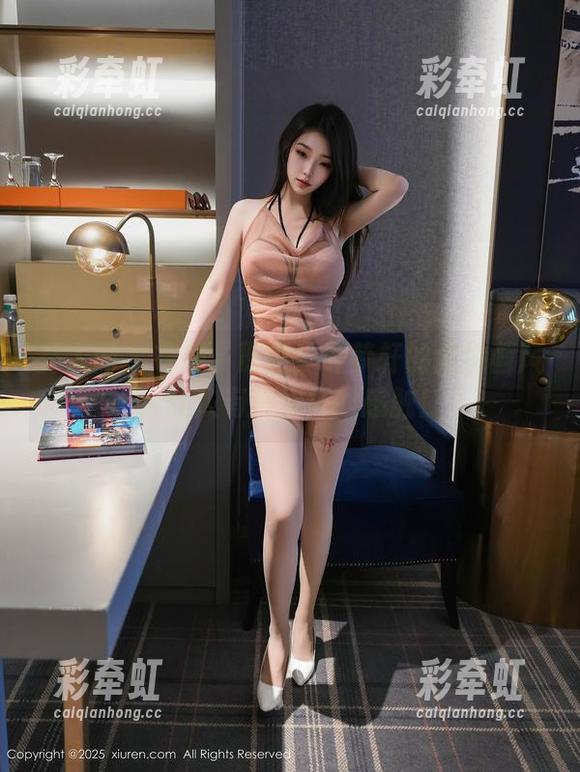 秀人网 - 在线、原图！叶梦轩的奶牛画风，让人有种别样的感触！