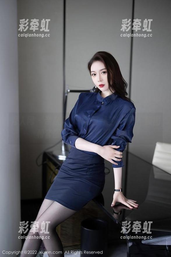 秀人网-奈奈Fox 秀人网 - 奈奈Fox+礼服=脑补无限!原图和套图给你更多遐想空间!