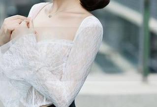 秀人网 – 奶油妹妹的白丝写真图集，轻轻的来了一点小骚动