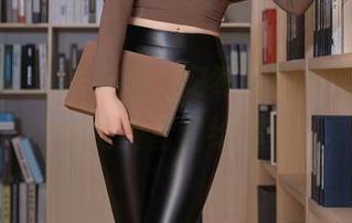 秀人网 – 随意聊聊…安然儿的礼服，打包免费套图给你
