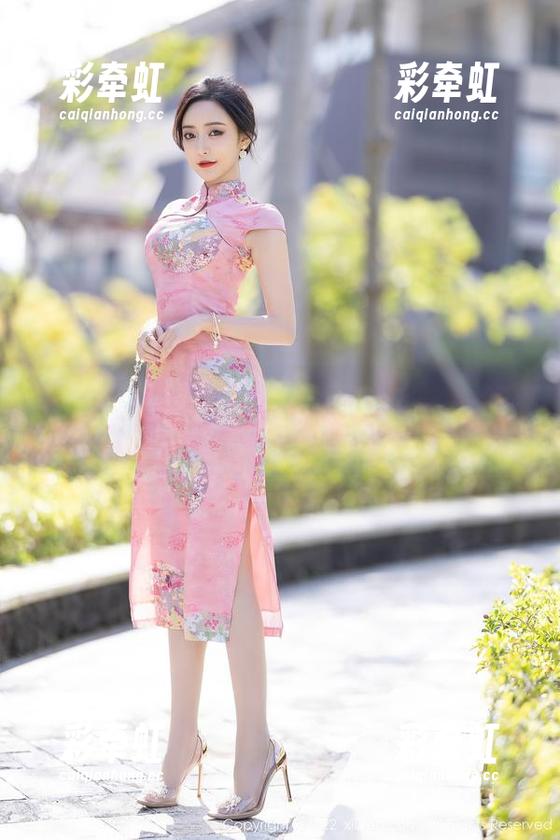 秀人网-李雪婷Anna 秀人网 - 甜心出击:李雪婷Anna的高清图集,简直是‘甜’得过分!