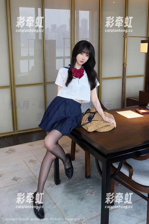 秀人网-杨紫嫣Cynthia 秀人网 - 杨紫嫣Cynthia的夏天,写真集里暗藏不为人知的小资源