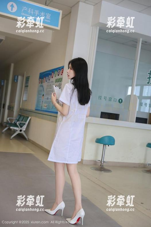 秀人网-清水美嘉 秀人网 - 清水美嘉的写真让人琢磨不透:为何这图片里的裤里丝有种魔力?