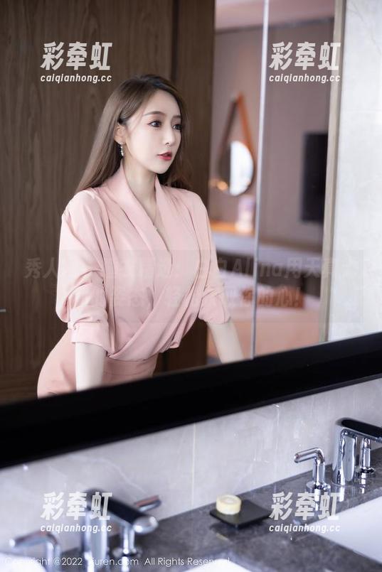 秀人网-白白Alina 秀人网 - 睡衣精选:白白Alina用天真无邪的姿态,轻松获取你的心!
