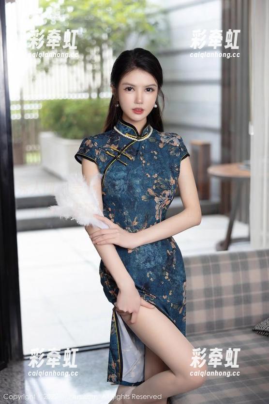 秀人网 - 美七的翘臀黑丝图包，我不断的下滑，发现每一张都是养眼的精选。