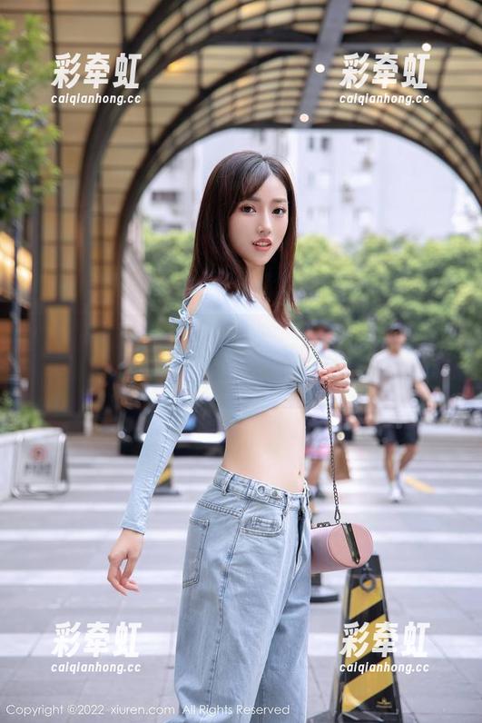 秀人网-艾静香 秀人网 - 清晰度满分的艾静香“女王”写真,几乎能看到她脑海里的小剧场。