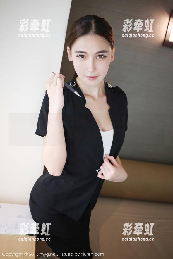 美媛馆 - 张恬恬的高清制服套图：穿上它，连路人都会多看两眼！