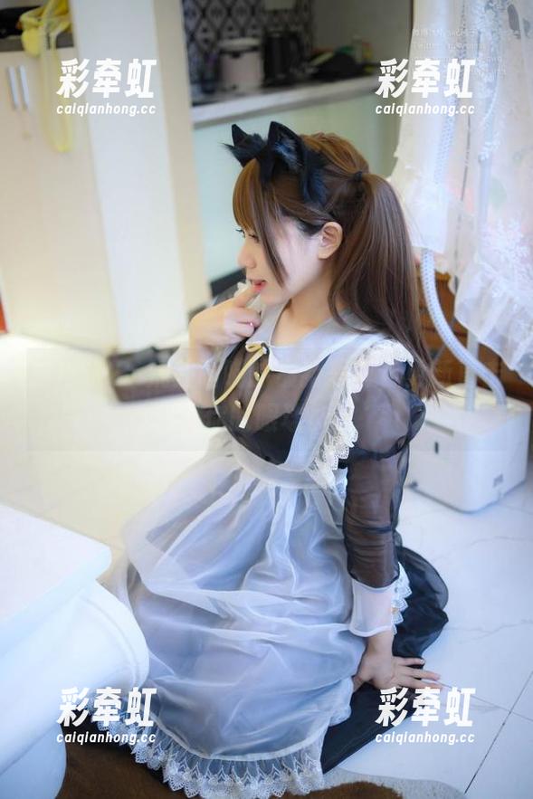 旗袍+2B=荒井喵喵的最新写真，更新直击你的眼球。