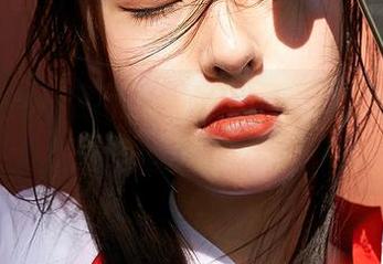 蜜桃社 – 从容不迫的冰露，赶快分享她的裤里丝写真集！