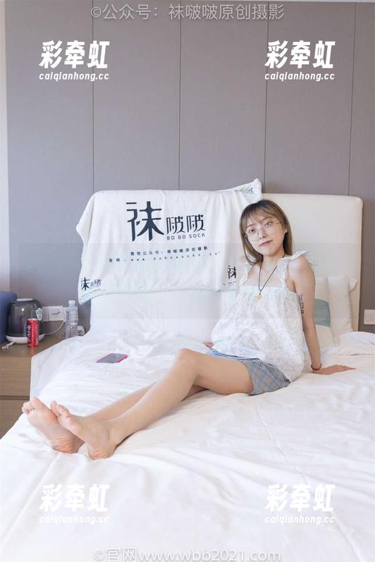 袜啵啵-甜甜圈 袜啵啵 - 甜甜圈新写真:连体衣裤里的“甜家风味”,花絮来得飞快