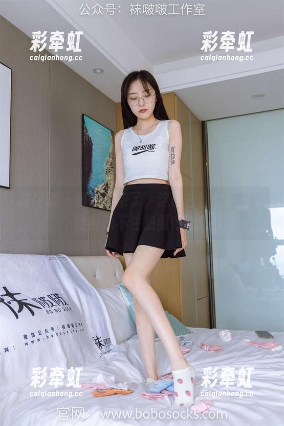 袜啵啵 - 稚予又来了，这份白丝套图分享让我忍不住想要评论！