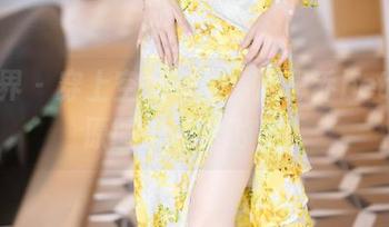 语画界 – 穿上空乘制服，周思乔betty在原图里轻盈飞舞。