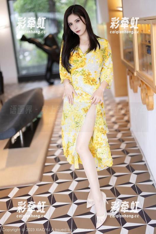语画界 - 穿上空乘制服，周思乔betty在原图里轻盈飞舞。