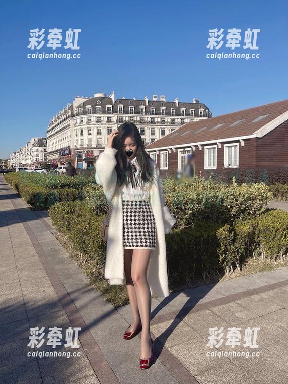 微密圈 - 软妹小九九的蓝色小裙纸作品集更新，共同揭开她的“裙子哲学”！