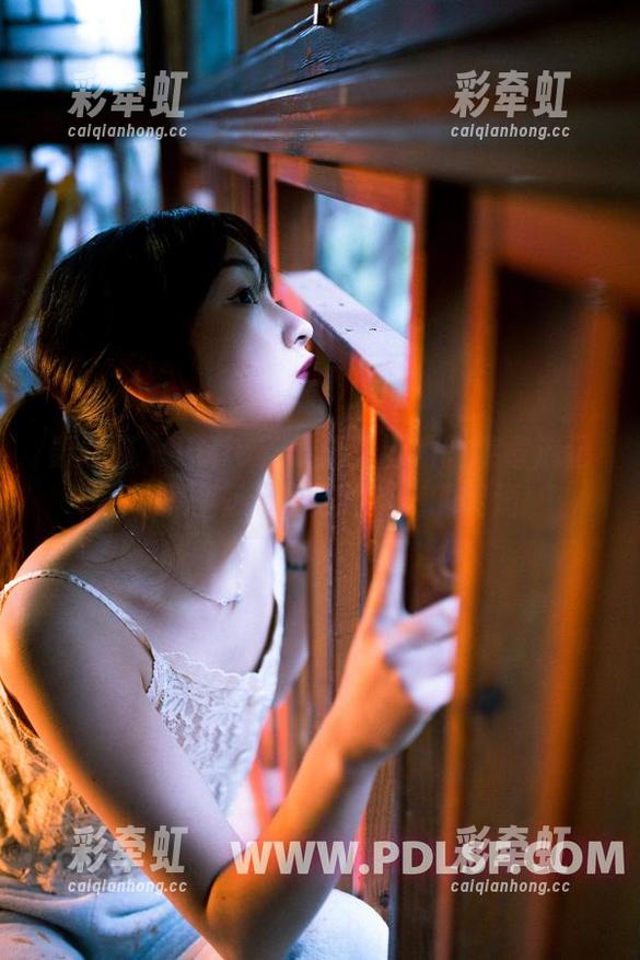 轰趴猫-Ellie艾栗栗 轰趴猫 - Ellie艾栗栗夏日的图库奇遇记:那片蓝天和几种燥热的味道