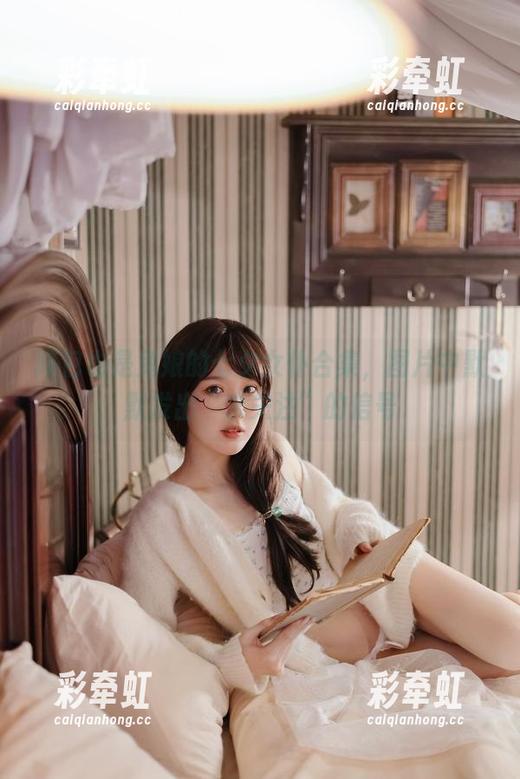 阿包也是兔娘的七夕女仆合集，图片中默默发出“求关注”的信号