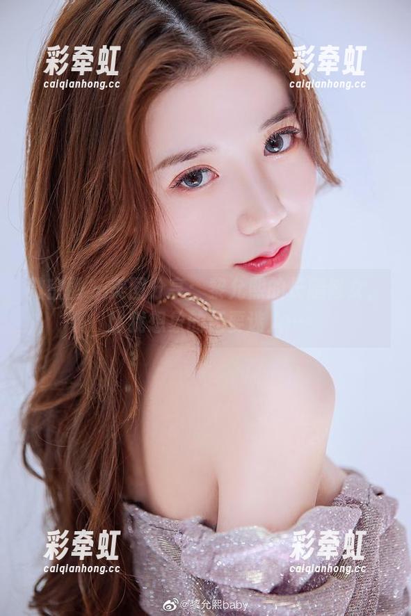 黎允熙 微密圈 - 美图分享:黎允熙的长腿修女,比我想象的还要迷人…